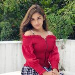 Raveena Daha Instagram - நீ என்ன பாக்குற மாதிரி நான் உன்ன பாக்கலையே 😜🦋❤️ Top from: @_attire_world_ #raveena #raveenadaha