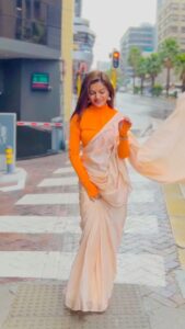 Rubina Dilaik Instagram - Wherever I go, my saree just flows…..
.
.
.
