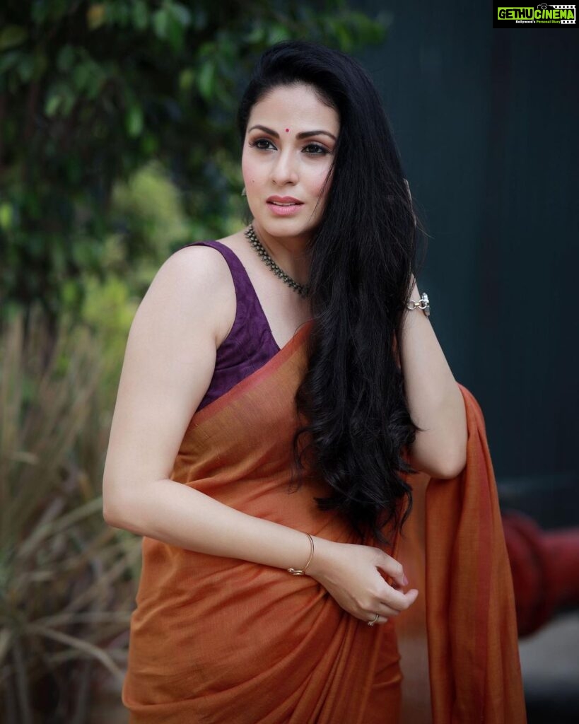 Actress Sadha HD Photos and Wallpapers July 2022 - Gethu Cinema