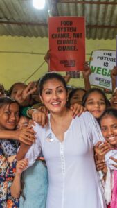 Sadha Instagram - My way of celebrating Eid! 🤍🤍🤍

Spreading Love, Joy & Kindness! And mostly importantly spreading the Word of Compassion! 🕊🕊🕊

@animalsaveindia @mumbaianimalsave @plantbasedtreaty @thesavemovement 

#eid #veganeid #vegan #ethicalvegan #veganlife #vegansofmumbai #mumbaivegan #vegansofindia #indianvegan #veganforlife #veganforanimals #animalrights #animalrightsactivist #animallover #veganbiryani #compassion #kindness #plantbasedtreaty