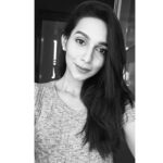 Sanchana Natarajan Instagram - I have never seen myself smile this little except for selfies 🙄 #morningthoughts #firstworldproblem 🤦🏻‍♀️