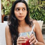 Sanchana Natarajan Instagram - Taught my friend how to take nice photos and now she won’t stop🤓 @shwetagai #nocomplaintsonlythanks