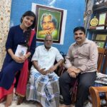 Sanchita Shetty Instagram - Former President APJ Abdul Kalam Blessed to Visit the house where Abdul Kalam Sir lived In Rameshwaram 🙏🙏 Blessed to meet Saleem Sir & his father huge respect 🙏🙏 Thankful & grateful to Senduran Sir For this opportunity 🙏 Received the Book APJ Abdul Kalam ‘The Righteous Life’ 🙏🙏 One Of my best moments in my life 🙏❤️ Abdul Kalam Sir is always an inspiration for you all the children and youth youngsters I am one of them today feel proud & blessed meet the Abdul Kalam Sir family 🙏🙏 “ Simple living high thinking “ #apjabdulkalam #rameshwaram #presidentofindia #apjabdulkalam #sanchita #sanchitashetty #spreadlovepositivity ❤️