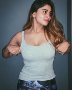 Shivani Narayanan Instagram - Low Light 👼
#happysundaying