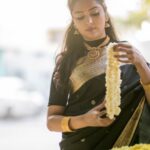 Smruthi Venkat Instagram - #mallipoo 🖤 Pc @photonimage_by_daran @jenson_16 H&m @renuka_mua