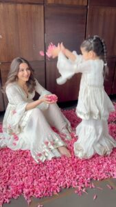 Soha Ali Khan Instagram - Wishing you all a shower of blessings and love this Eid #eidmubarak ❤️