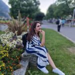 Sridevi Vijaykumar Instagram - To me flowers are Happines 🌺🌼🌺 #love#flowers#europetravel#beauty#scenic#calmmoments#holiday#vacation#instapic#instagram #smile#happiness#switzerland#europe#happytimes#family#enjoythevibe#weekend#instablogger#instagood