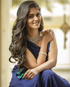Swathishta Krishnan Instagram - Wearing @tamaarachennai Jewellery @new_ideas_fashions Makeover @liz4makeup Click @sk__portrait Retouch :my fav💥 @framemadras . . . . #indiaglitztelugu #malayalamcinemas #malayalammoviesongs #mollywood #telugucinema #tamil #kollywoodmovie #jewellery #gowns #bluegown #tiktokgirls #tamilheroines