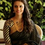 Swathishta Krishnan Instagram - On camera : @vanchijackson Wearing : @subis508 Jewellery : @fineshinejewels Makeover : @jancyrani1824 Styled by : @swathirao2257 Location : @jacksrestocafe Jack's Resto Cafe