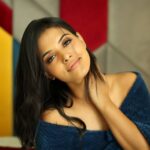 Swathishta Krishnan Instagram - You can not hold on everytime.. Sometimes it's much better when you close your eyes, relax , breathe, smile and say " I'm done" . . . . . Pc @padambyveni Mua @kirthana_mua