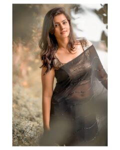 Swathishta Krishnan Instagram - Can't resist to upload this coz I love the edit❤️❤️❤️❤️ Thank you @mikkie_photographhy ❤️ Captured by @vijayvendhan Makeup @artistrybysupriya Blouse : @labelmana . . . . #throwbackseries ..#behindwoods #behindwoodsgoldmedals #tamilactors #indiaglitztelugu #malayalamcinemas #malayalammoviesongs #mollywood #telugucinema #tamil #kollywoodmovie #jewellery #gowns #bluegown #tiktokgirls #tamilheroines #behindwoods #behindwoodsgoldmedals#malayalamsongs #malayalamcinema #malayalamsongs #malayalam #malayalamheroines #malayalammonday #kollywoodqueen #behindwoods #indiaglitzmalayalam #asianet