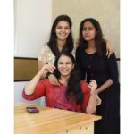 Swathishta Krishnan Instagram - Good girls are found in every corner of the earth...🤩🤩🤩 Check out the link in bio to c what was the topic that was brewing 😁 @shivapriyasp @athigna Captured by thambi @vicky___075 . . . . .