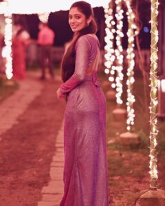 Veena Nandhakumar Instagram - Photo @ashique_hassan 
Styling @styyledbyjoe 
MUA @rizwan_themakeupboy 
Outfit @turmerikofficial