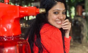 Veena Nandhakumar Instagram - A real smile is what the world needs.
Pc @chathan__