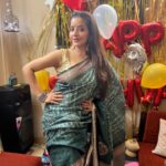 Antara Biswas Instagram - Happy Birthday 🎂 Vivan…. #aboutlastnight #birthdayboy #vivan #godblessyou #hadgreatfun #lotsoflove Saree : @farico.in Kolkata