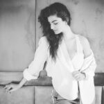 Anveshi Jain Instagram - It takes grace to remain kind in cruel situations. Shot by - @mr.edkavishe #anveshijain #black #blackandwhite #blessed #lovequotes #love #potrait #photoshoot #mumbai #ahmedabad_instagram #bollywood #google #instagram #insta #picoftheday #pic #motivation #selflove #strong #beyonce #be #soft #glasses Mumbai, Maharashtra