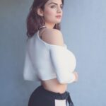 Anveshi Jain Instagram - I choose solitude over cold kisses If it isn’t love , It is wasted time..! love#photography #morning#grateful #instagram #instadaily #a #blessed #photooftheday #life #indian #anveshijain #actor