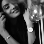 Anveshi Jain Instagram - Cricket is one of my favourite sports to watch ,the adrenaline rush during a teeth gripping match is to another level ! Cheers to team India with @danielwellington .♥️ Purchase the blue cricket Bayswater watch along with another product and receive a 10% off. Also,use my code “DWXANVESHI” for an additional 15% discount on this ‘Limited Edition cricket fan box. #ourmomentisnow #dwxcricket #danielwellington #worldcup2019 #bleedblue #goindia #worldcup ♥️ #anveshijain #anveshi #lifestyleblogger #love #watches #watchesofinstagram #ootd #pic #picoftheday Shot by @pranjal_kjain Southampton, New York