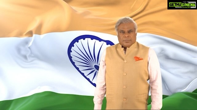 Ashish Vidyarthi Instagram - Let the tricolour stand victorious signifying the unity in rich diversity of our beloved nation. Let us, each day strive to come together with love, igniting spirits as beacons of hope and, As we work towards fulfilling our dreams and the dreams of others, Let our beautiful country prosper and rise to its glory. This Independence Day we celebrate togetherness 🇮🇳🙏🏽❤️ Thank you @wizcraft_india for allowing me the privilege to Voice this Amazing Ode to our Dhwaj. #independenceday #75thindependenceday #azaadikaamritmahotsav #wizcraftindia