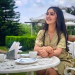 Ashnoor Kaur Instagram - Love the fact that beauty begins, the moment you decide to be yourself💗 . . Happy weekend all!!!
