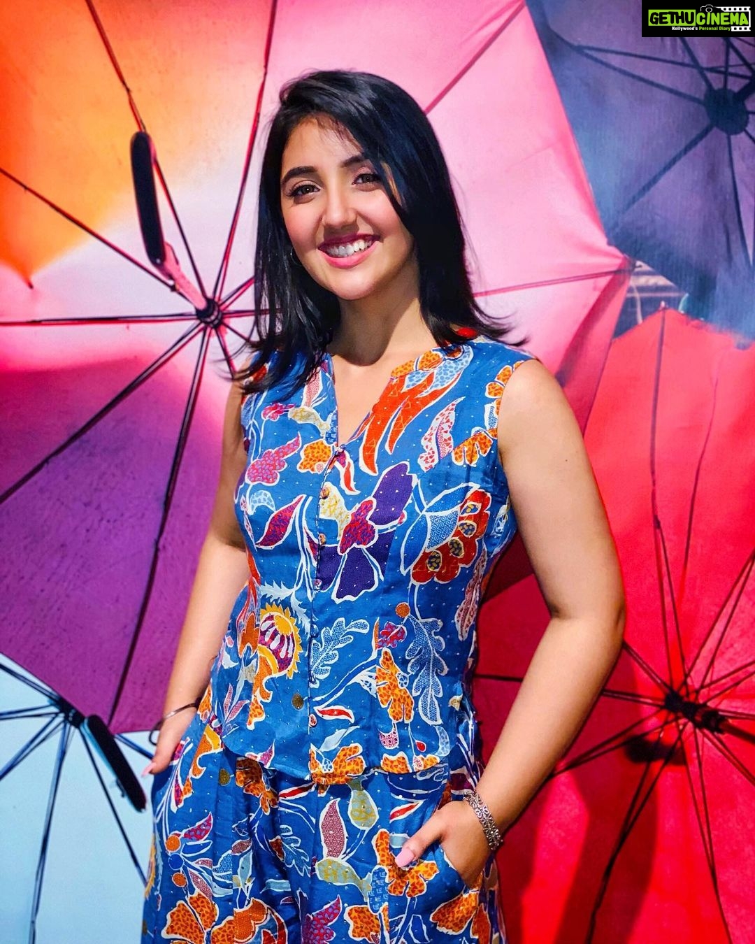 Ashnoor Kaur Instagram “you Are All The Colours In One At Full Brightness💙” Drop A ️ If You 1254