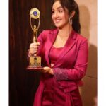 Ashnoor Kaur Instagram – First of 2020✨❤️
Won the ‘RISING STAR- FEMALE’ at the #LionsGoldAwards 
Thanks to @sonytvofficial for giving us a platform, @rajitawriter Ma’am for believing in me and giving me different shades to play, @beingyusufansari Sir for always getting the best out of me! The entire cast n crew of #PatialaBabes , my parents @kauravneet79 @gurmeetsingh0911 You know I love you both! Thank you @lionrajuvm Sir for the honour!! And last but not the least, my lovely fans who’ve supported me throughout💕
Grateful🙏🏻