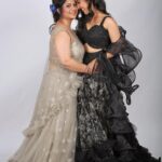 Ashnoor Kaur Instagram - Happy birthday meri Jaan♥️ I LOVE YOU @kauravneet79 Won’t write much, but would would only want to conclude by saying “She, is my inspiration, my #1 ❤️” #MyMom #MyBestFriend #MyInspiration #happybirthdayMom #ILoveYou