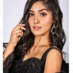 Ashnoor Kaur Instagram - 1 or 2?🖤 . . Styled by- @nehaadhvikmahajan Outfit- @annus_creation Jewellery- @adan_creation_ Makeup by- @fashion_manoj_makeover Hair by- @deepakmohantyddd #ShaadiSeason #FamilyFunction #AshnoorStyleDiaries #Indowestern #smile #black #blackfashion #indowesternfashion #ethinicwear #ootn #ootd #ethnicfashion #WhatIWore