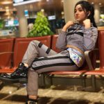 Ashnoor Kaur Instagram – I got new rules, I count ’em💁🏻‍♀️♥️
.
.
#AirportDiaries #MyAirportLook #Ashnoorstylediaries #travelfashion #travelinstyle #airportfashion
Styled by @shrishtimunka
Outfit by @_the_shoppers_destination
Boots by @egoofficial ♥️
Bumbag by @shein_in
📸 by @kauravneet79 Dilwalon Ki Delhi