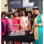 Ashnoor Kaur Instagram – And we complete 200 successful episodes of #PatialaBabes
A big thanks to everyone for being an indispensable part of the journey! With my family like team, special thanks to Rajita Ma’am, and our captain of the ship @beingyusufansari 🤗
My lovely co-actors, and ofc, the viewers for getting us till here & pouring so much love❤️
