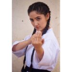 Ashnoor Kaur Instagram - One of my favourite sequences I shot for #PatialaBabes , the #KarateSequence ❤️ Don’t forget to watch today’s episode of #PatialaBabes to watch Mini as the ‘Karate Kid’😉 Fighting in the tournament with a ligament injury! What will happen? Will she win? How will she? To know, don’t forget to tune in to #PatialaBabes tonight, 9pm only on @sonytvofficial ❤️ #BTS #ActionSequence #LoveMyWork #thekaratekid #blackbelt