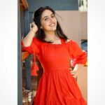 Ashnoor Kaur Instagram - You there! Yes you!! (The one reading this) I want you to do something, SMILE! (I’m serious) SMILE, because you’re beautiful, smile, because you’re unique, smile, you’re amazing, smile, because you can, smile, because tomorrow is a new day, smile, because someone loves you! SMILE, because you DESERVE to❤️ #smile #YouDeserveTo #LoveYourself #KeepYouFirst #AshnoorStyleDiaries Love Yourself