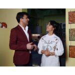 Ashnoor Kaur Instagram - #FunMoments with Chef Vikas Sir❤️ It was lovely working with you, and thanks for garnishing Patiala Babes with you presence! Sucha grounded person, who pulled my leg so much🙄 And yes, we’re both from Punjabb💪🏻 #ComingSoon #StayTuned @sonytvofficial @vikaskhannagroup ❤️ . . @helo_app