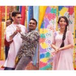 Ashnoor Kaur Instagram - How did you guys like this scene from yesterday’s episode of #PatialaBabes ? (Also, do see the third picture by swiping left to see the things @beingyusufansari does to make me comfortable and his level of dedication😁) #Repost @mohit_hiranandani93 . . The scene that received so much love ... I remember how difficult it was for us to shoot it, also so much fun .. I remember how scared @ashnoorkaur was.. @beingyusufansari sir and I had to assure her that I wouldn't drop her .. Before the take Ashnoor very cutely asked me. You're sure you won't drop me na? I assured her ..I can be honest now .. I swear I was nervous to another level . #patialababes #actor #bts #minikamickey . . Lol yes it was fun, but I was DAMNN scared!! Thank goodness you didn’t drop me👅 @mohit_hiranandani93
