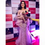 Ashnoor Kaur Instagram - #WhatIWore at the #zee5indiantellyawards2019 @indtellyawards ❤️ Styled by @shrishtimunka Outfit @hubschgowns Jewellery @the_jewel_gallery Makeup @sonugupta9588 Hair @saroj_kadam #AshnoorStyleDiaries Sahara Star