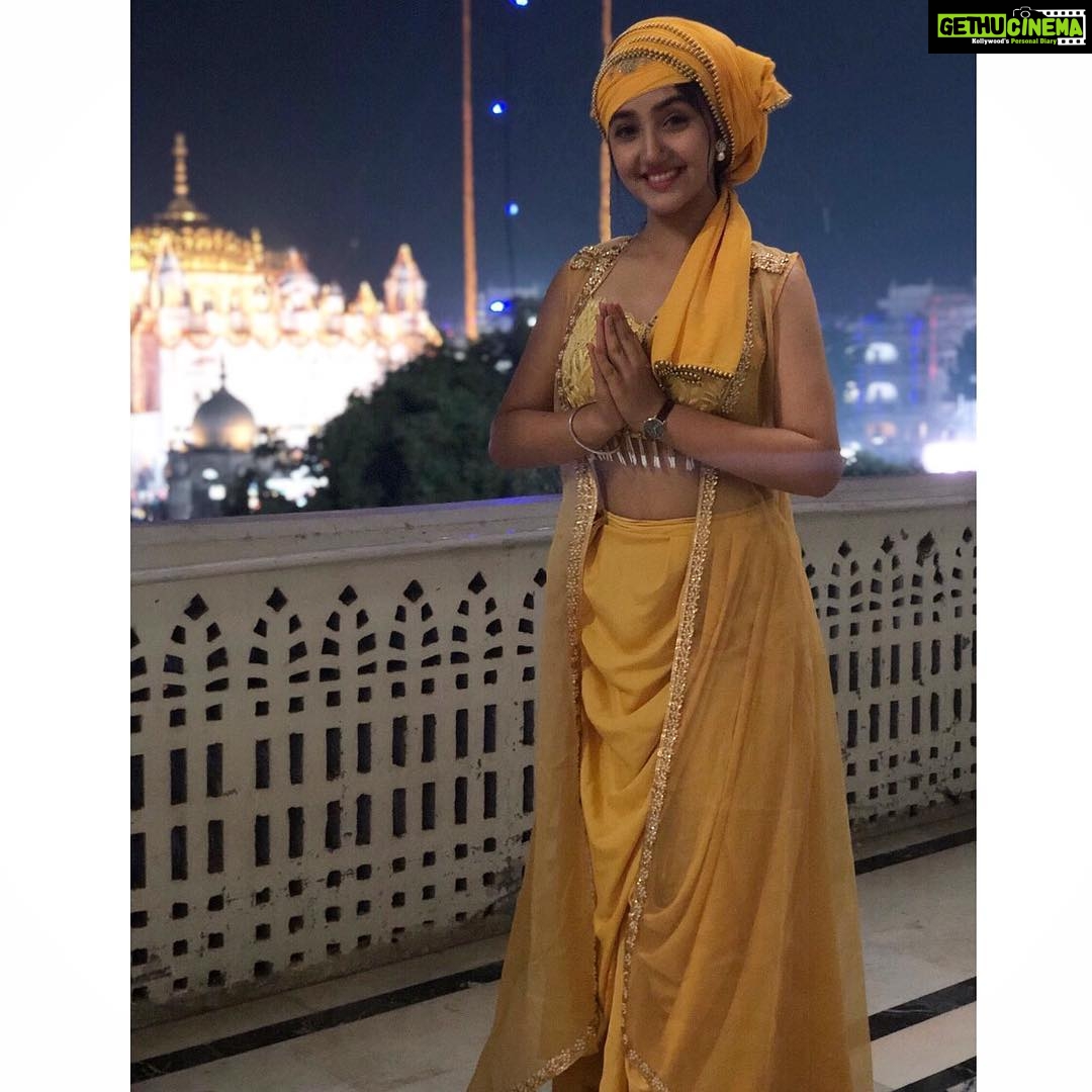 Ashnoor Kaur Instagram Lastpostof2018 So This Year Has Been Just Sooo Special ️ Ending It 0542