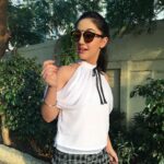 Ashnoor Kaur Instagram – //Fashion can be bought, but style one must possess❤️// lovely top n glares by @fashion_junction29  #nature #naturelove #fashion_junction29 #ashnoor #ashnoorkaur #glares #reflectinglares #lovelytop