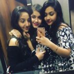 Ashnoor Kaur Instagram - V together make d #bestfriends !💕 luv u guys!!😘 @reem_sameer5 n @jannatzubair29 ! #instagirls #birthdayparty #ashnoor #lastnight #offscreen #celebs #reem #jannat Mumbai, Maharashtra