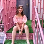 Ashnoor Kaur Instagram - On *tuesdays* we wear pink🤪💗 . . #AboutDelhi #WhatIWore #ashnoorstylediaries Wearing @styleislandofficial