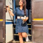 Ashnoor Kaur Instagram - Here’s the back story- 1) I pose... 2) ...because I get embarrassed... 3) ...of getting caught eating🙈❤️