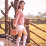 Ashnoor Kaur Instagram - The red tones amongst the rains☔️ I love monsoon💗 What’s your favourite season?