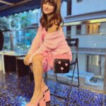 Avneet Kaur Instagram - Smileee💕🌸💫 Wearing- @the_details_matter_ 👛👡- @lamoda
