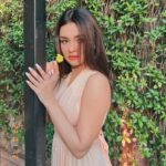 Avneet Kaur Instagram - The flower doesn’t dream of the bee. It blooms and the bee comes.🌼