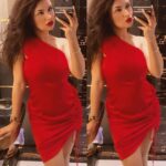 Avneet Kaur Instagram - Love is easy but queen is busy.♥️💃🏻 #aboutlastnight