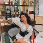 Avneet Kaur Instagram - I was raised to be an independent woman, not the victim of anything.🖤🤍 #dinnertime