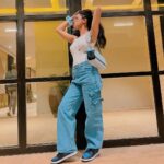Avneet Kaur Instagram - Facts over feelings.💙🤍✨ #shootlife Wearing- @hm 👛- @miraggiolife 👟- @nike 📸- @sonianandra