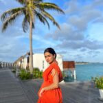 Avneet Kaur Instagram – Sunsets and palm trees.🧡🌴🌅✨
Wearing- @urbanic_in 
.
.
.
.
.
.
@ncstravels @emeraldmaldivesresortspa Emerald Maldives Resort & Spa