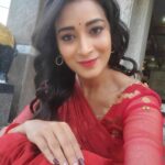 Bhanu Sri Mehra Instagram - Good evening all ❤❣ #red #sareelove #cutepilla #bhanusree #bhanusree🔥❤️ #actorlife #busy #blessed #bhanusree🔥❤️