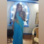 Bhanu Sri Mehra Instagram - 💙 Happy Friday 😊 #fridayvibes #friday #southindianactress #tollywoodactresses #telugupilla #sareelove #blue #bhanusree🔥❤️