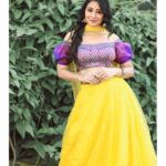 Bhanu Sri Mehra Instagram - Hello everyone happy weekend 😀 💛 Adhirindhi tomorrow on @zeetelugu at 9pm don't miss it my lovely people 🥰 PC:@they_call_me_keshu Outfit:@myriti @agasthyaarts #adhirindhi #comedy #show #havefun #navvulenavvulu
